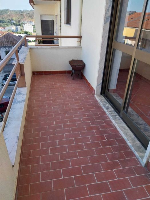 Apartamento T3 para venda em Ourém com varanda