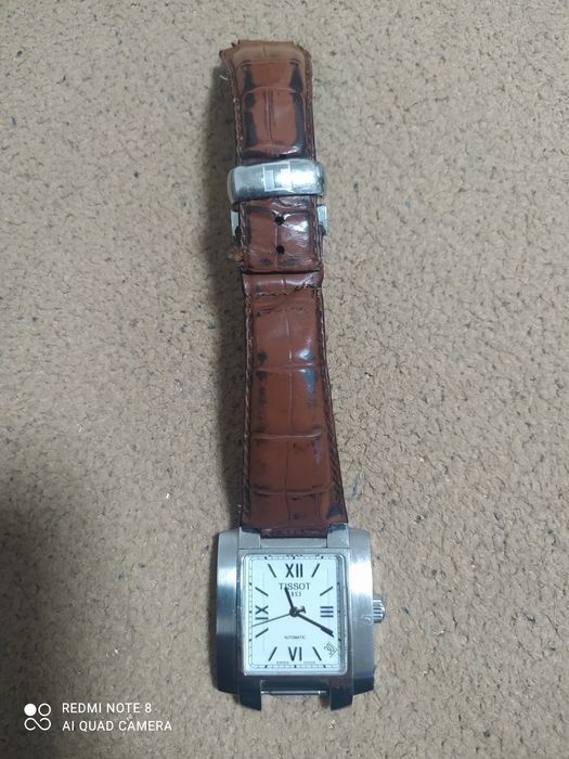 Годинник Tissot.