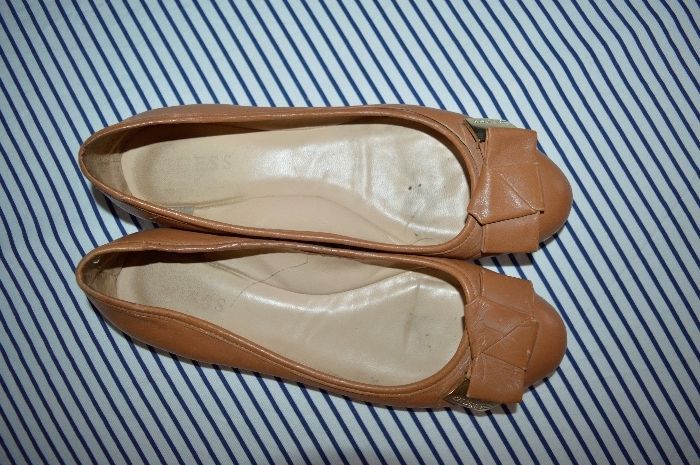 GUESS baleriny skóra 41