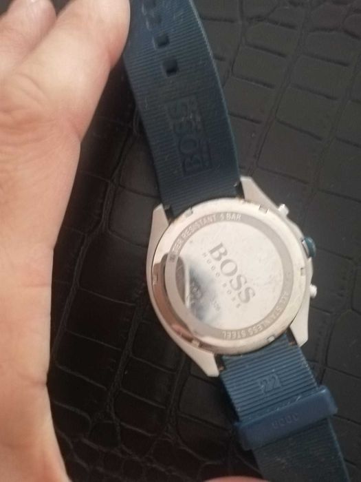 relogio Hugo Boss original tenho a caixa , lindo com pouco uso