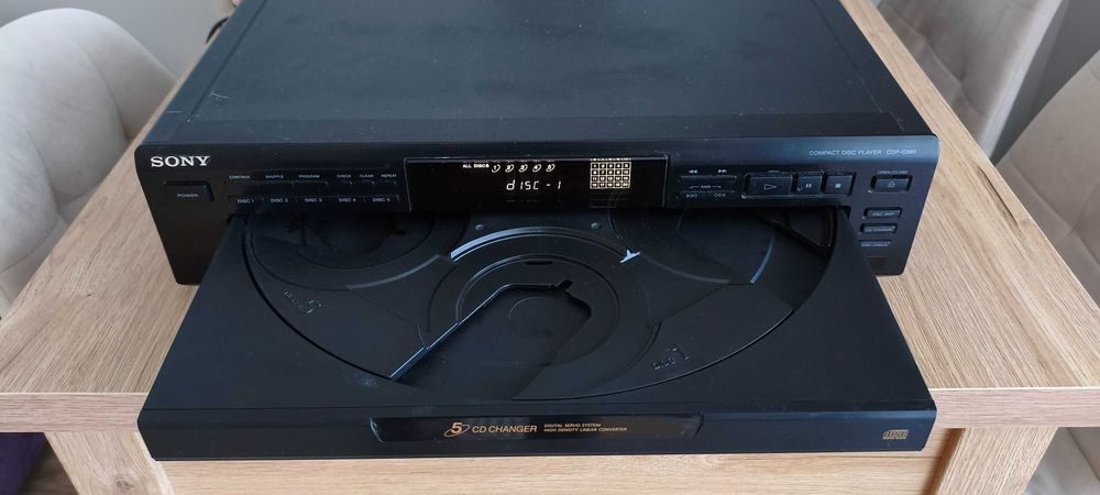 Sony CD Changer CDP-C661