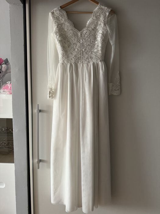 Suknia ślubna biała koronka