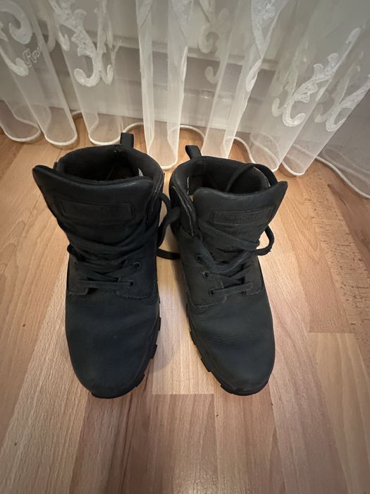 Ботінки жіночі
