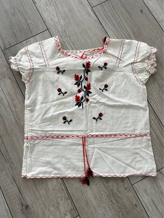 Дитяча стародавня  рубашка вишита хрестиком