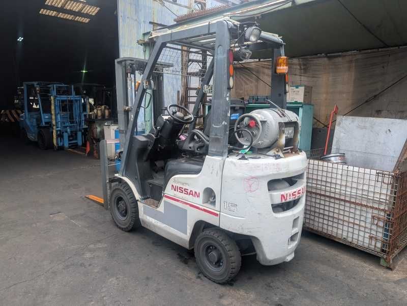 Вилочний автонавантажувач Nissan, 2012 року.
Модель: P1F1A15D.