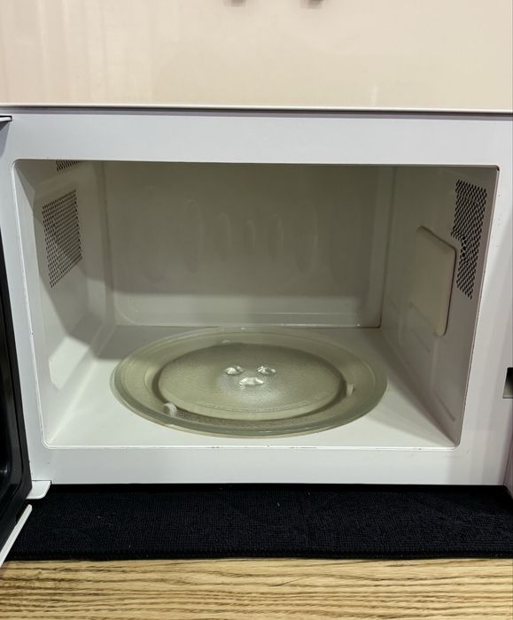 Мікрохвильова піч LG