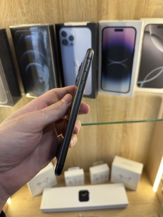 iPhone 11 — Оригінал Apple | Б/У | Neverlock