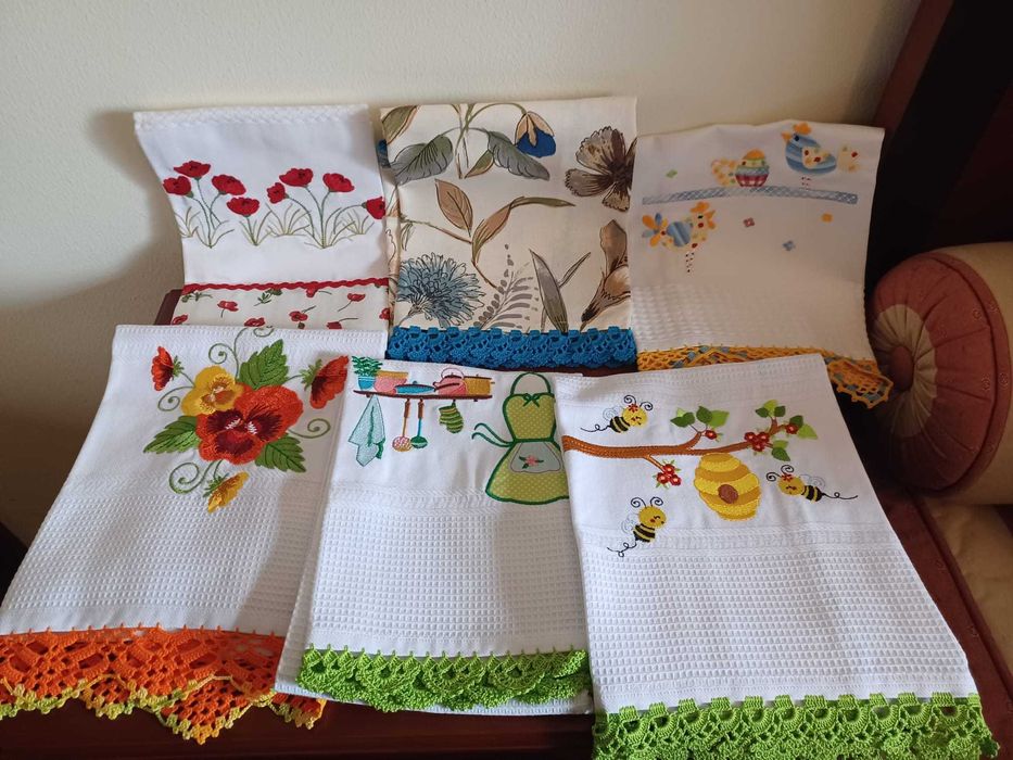 Panos de cozinha bordados à mão