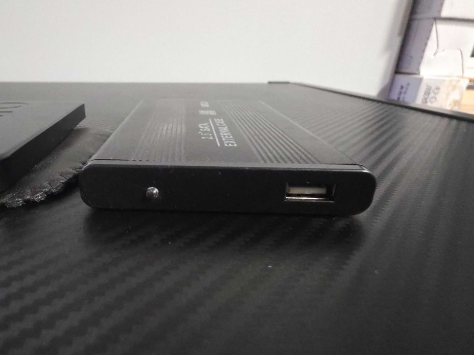 2 obudowy zewnętrzne (kieszenie) na dyski twarde 2,5 cala SATA