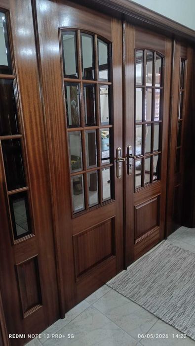 Portas interiores em madeira maciça com vidro | Conjunto elegante
