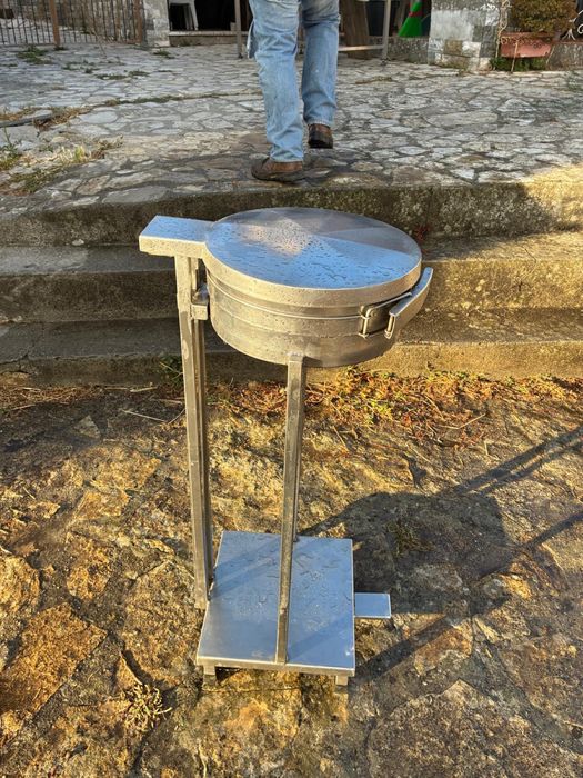 Caixote de lixo em inox