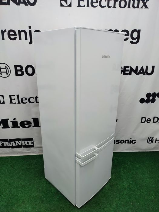 Двокамерний малогабаритний холодильник Miele KD26052ws