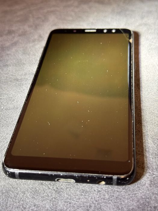 Samsung Galaxy A8 (2018) — NFC, Super AMOLED. Отличный стан!