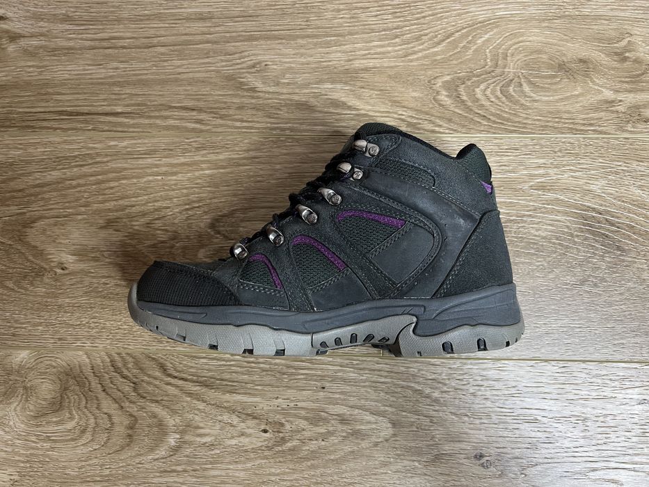Продам БОМБЕЗНІ жіночі трекінгові черевики Karrinor Hawthron Waterproof Mid