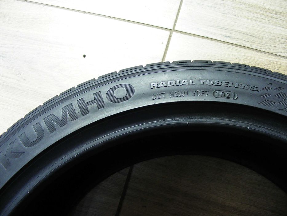 Літня гума 245/40/ZR 20 -4 шт.Kumho Ecsta PS71.