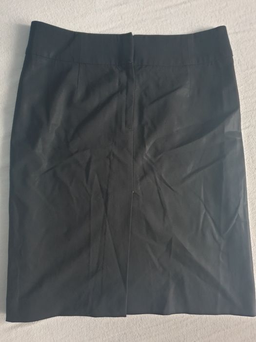Hugo Boss spodnica czarna M