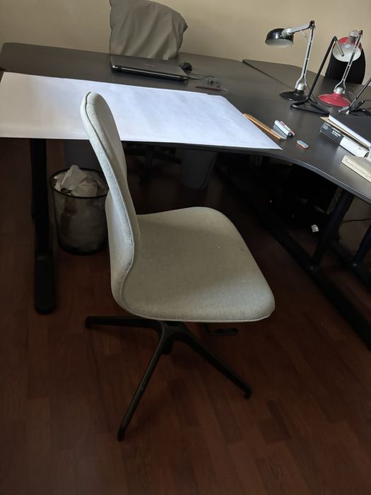 Secretarias e cadeiras