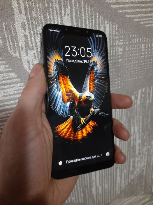 Продам pocophone F1