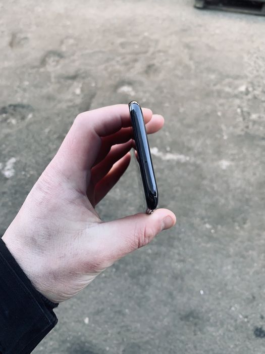 Продам Samsung a40 4/64 в идеальном состоянии