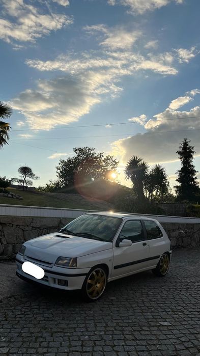 Renault Clio TD 5 lugares(Preço sem jantes speedline)