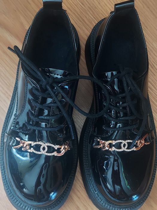 Лаковані лофери 37р.