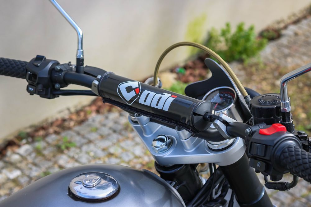 Bullit Hero 125  - Muitos Extras