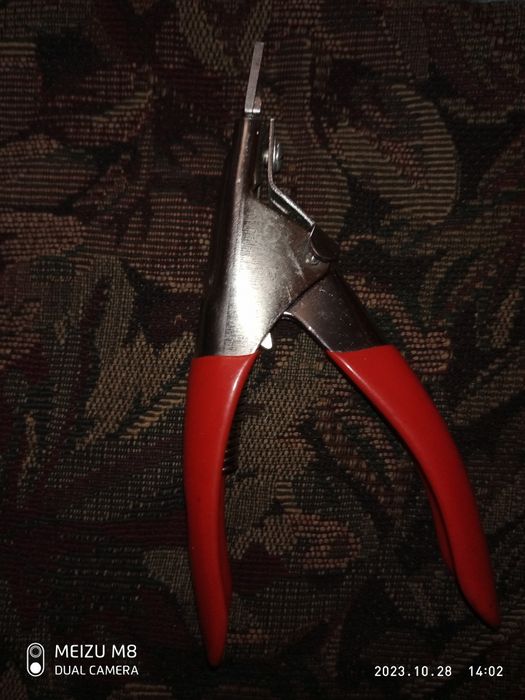 Маникюрные кусачки новые.