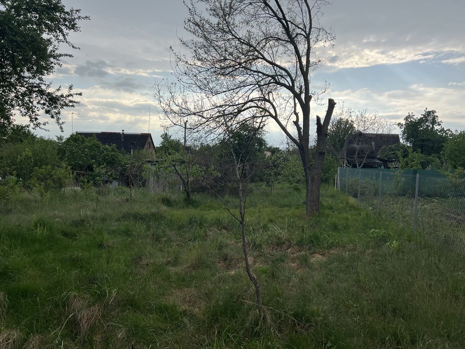 Продається дача на бузі