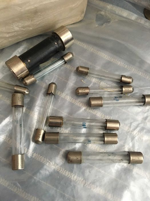 предохранители  (  запобіжники  )