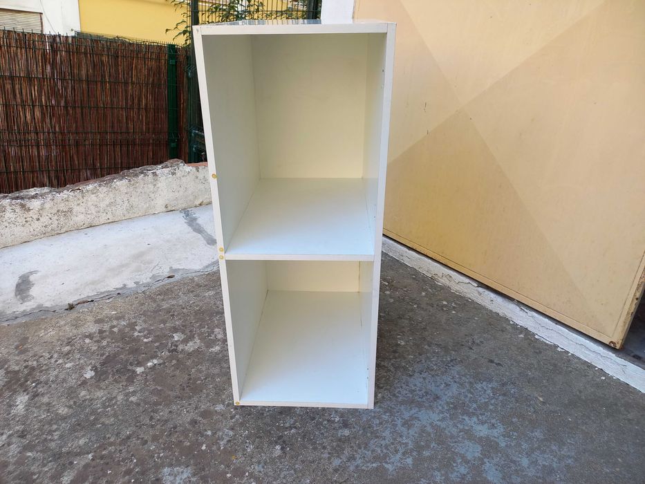 Móvel com 2 Divisões para Arrumações