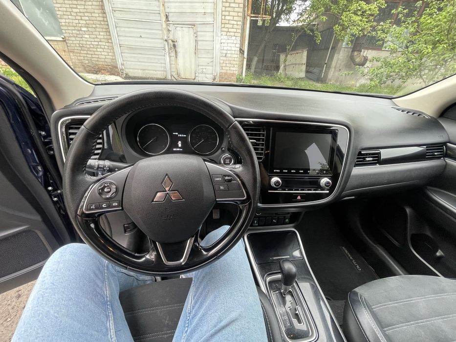 Mitsubishi Outlander 3