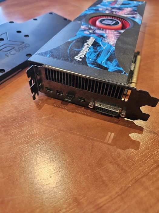 PowerColor AMD Radeon HD 6990 – Lenda do Gaming!