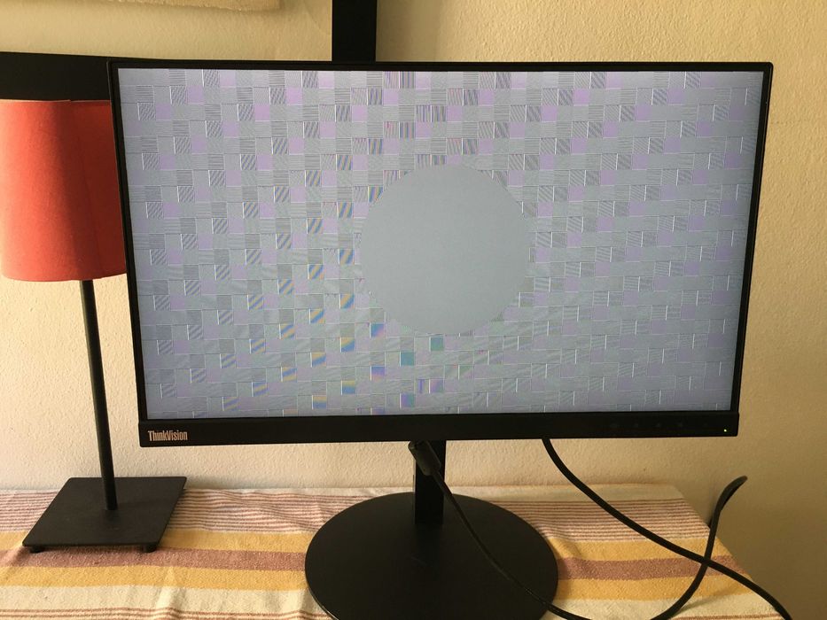 Monitor Lenovo ThinkVision T22i-10 21,5" Full HD IPS - suporte regulável