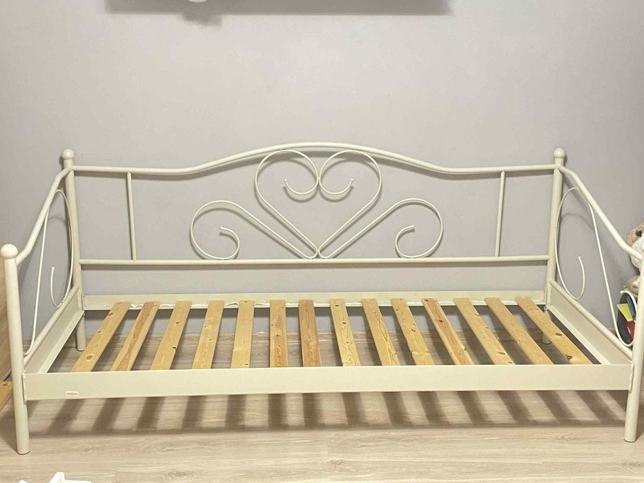 Łóżko młodzieżowe