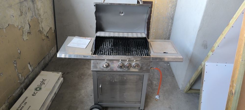 Grill       gazowy