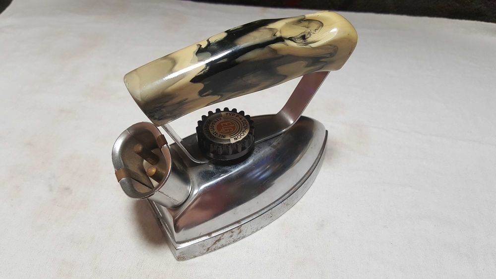 Mini żelazko turystyczne - 1973 rok. Sprawne w 100%