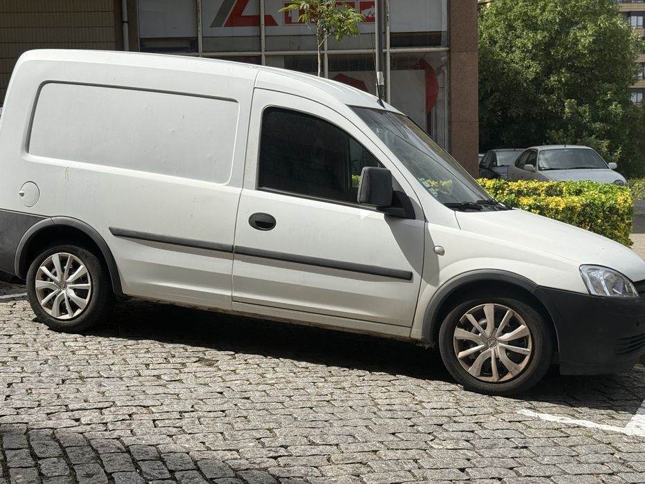Opel combo 2002 em boas condicoes