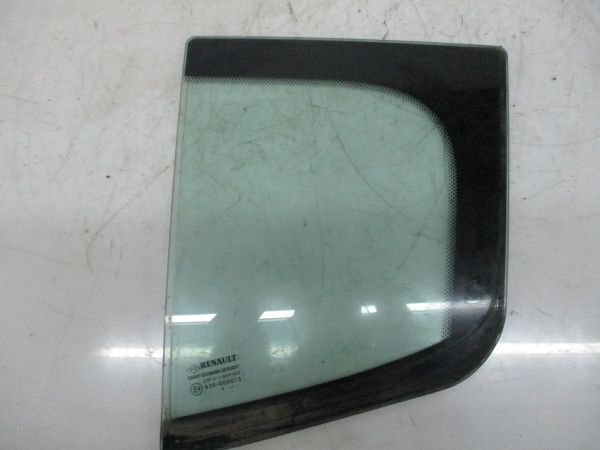 Vidro triangular da porta trás esquerdo RENAULT Megane III (BZ0_)