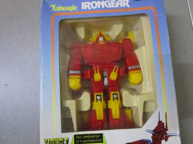 brinquedo antigo na caixa original robot espacial