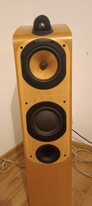 Bowers &Wilkins 704