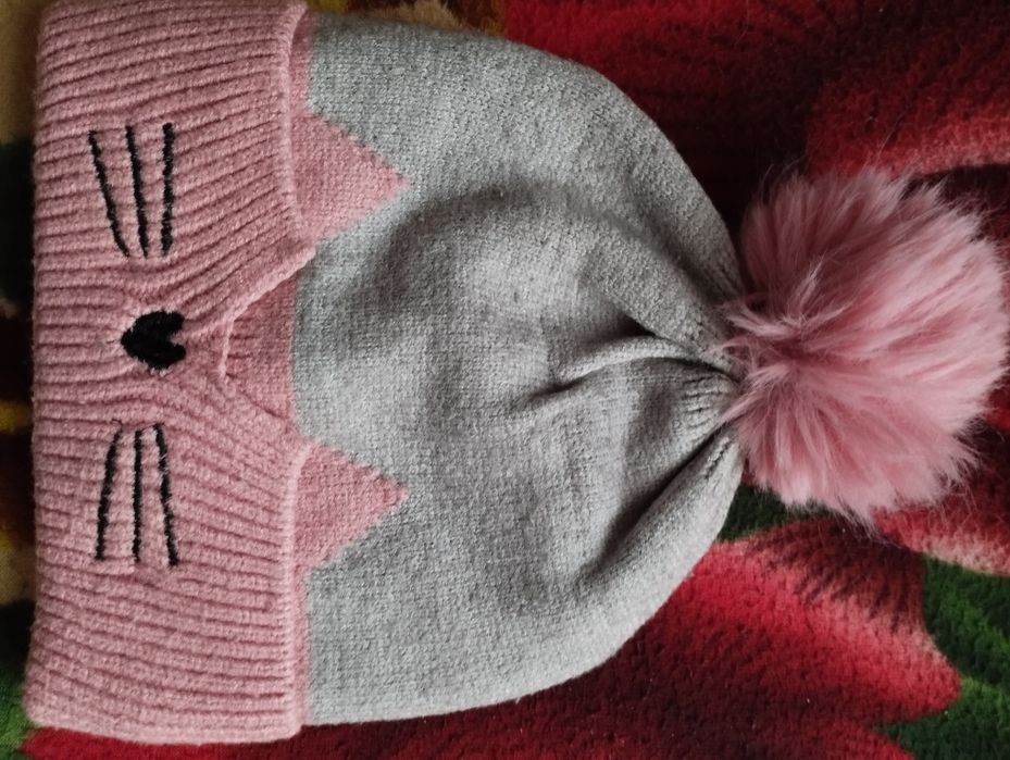 Зимова шапка для дівчинки