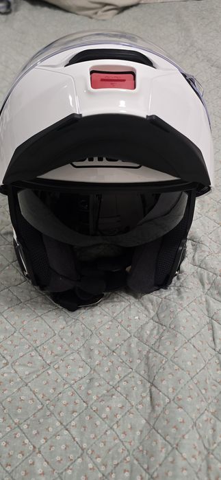 Capacete shoei com Bluetooth integrado.