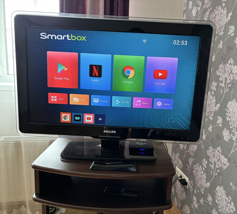 Продам телевізор Philips 32” LCD із смарт приставкою