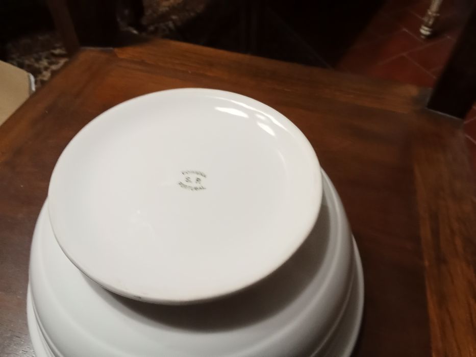 várias terrinas antigas