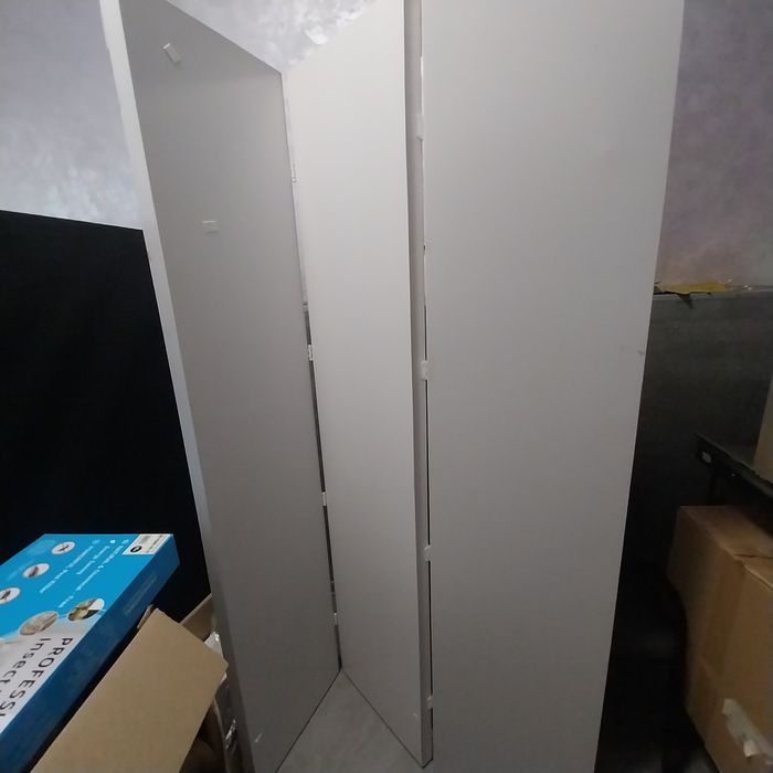 Кавомашина , ширма,стаканчик, молочник,кондитерська вітрина