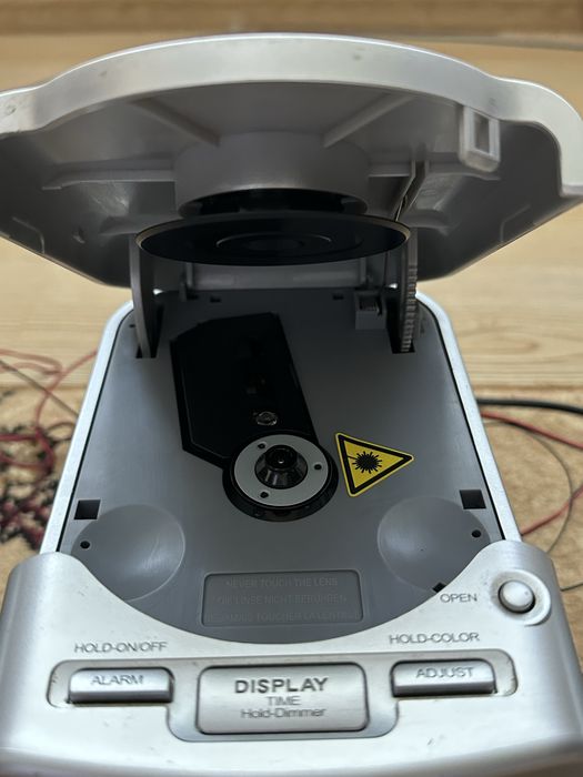 Thomson компактна аудіосистема CD FM AUX музичний центр колонки