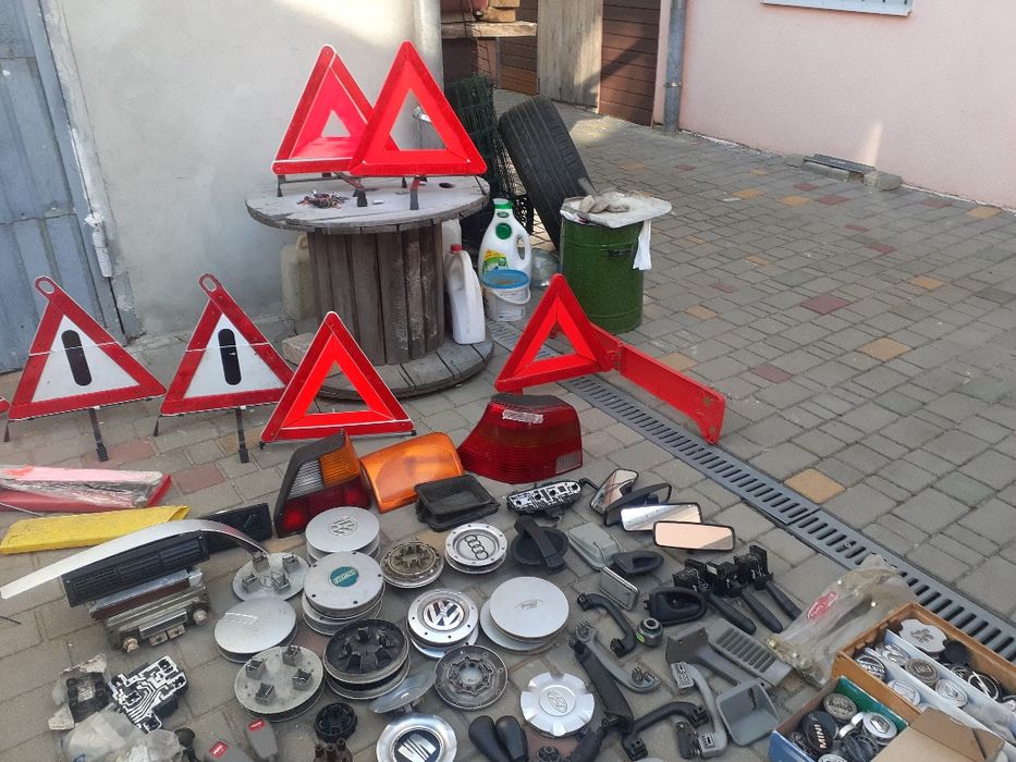 Продам аварійні знаки заглушки в титани дзеркала гайки болти