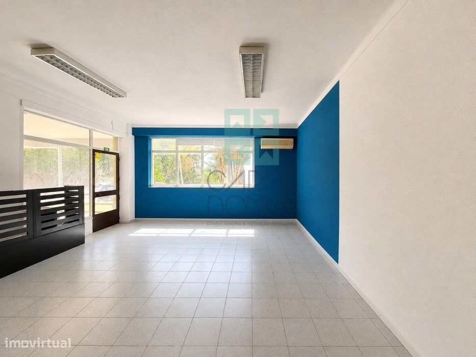 Excelente loja comercial, amplas montras, na Figueira da Foz