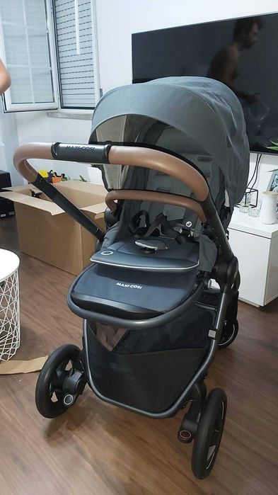 Carrinho de Passeio Maxi Cosi Adorra 2 Essential Graphite