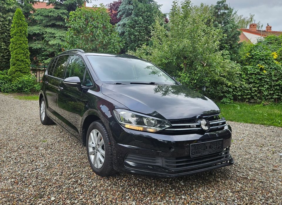 Volkswagen Touran Lekko uszkodzony Highline